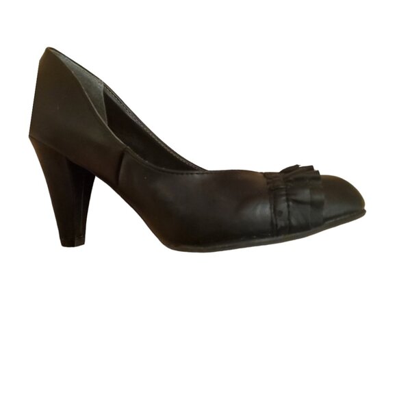 Black 4" Heels With Ruffle Design Size 7 - Picture 4 of 5